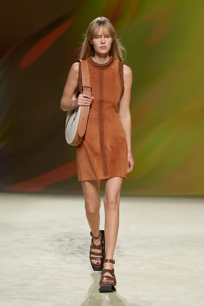 Look 12